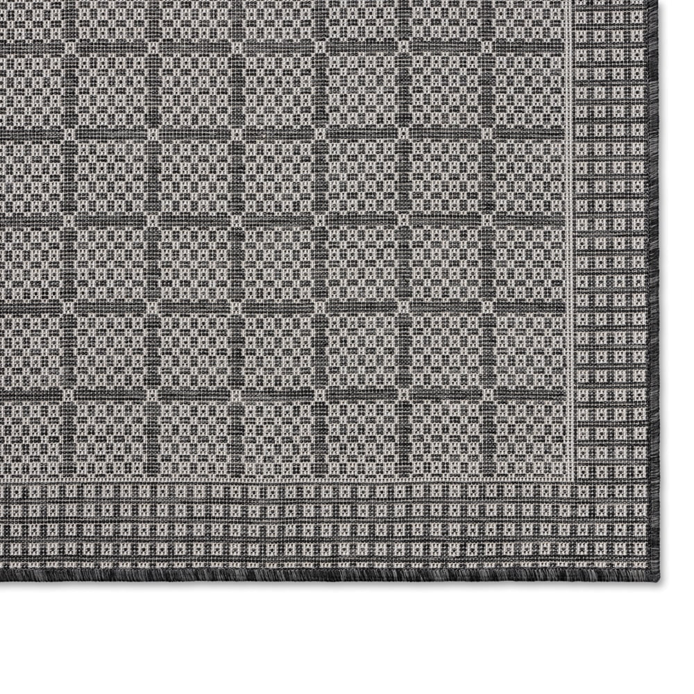 New York Patio Country Luna Contemporary Geometric Indoor/Outdoor Area Rug, Black/Grey, 5'2"X7'2"