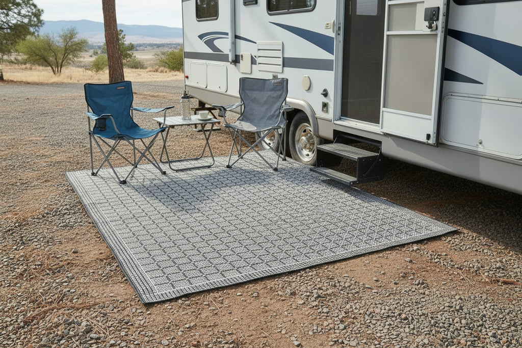 New York Patio Country Luna Contemporary Geometric Indoor/Outdoor Area Rug, Black/Grey, 5'2"X7'2"